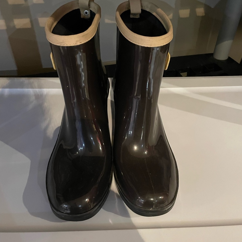 Rain boots women